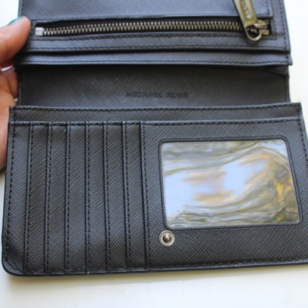 Michael Kors jet set wallet - Picture 8 of 10